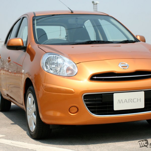 Nissan march 2012