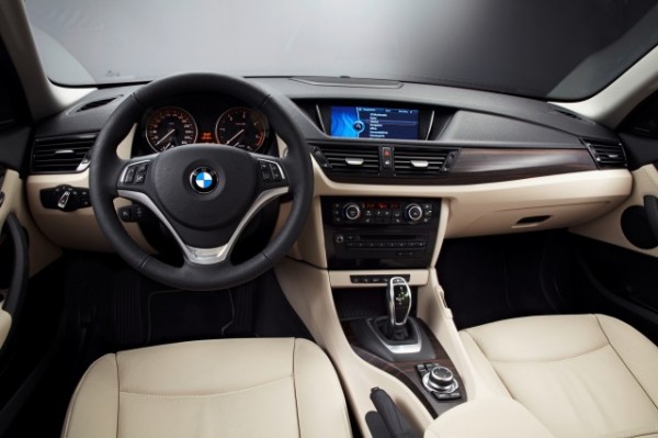BMW X1 2013 interiror rental mobil yogyakarta