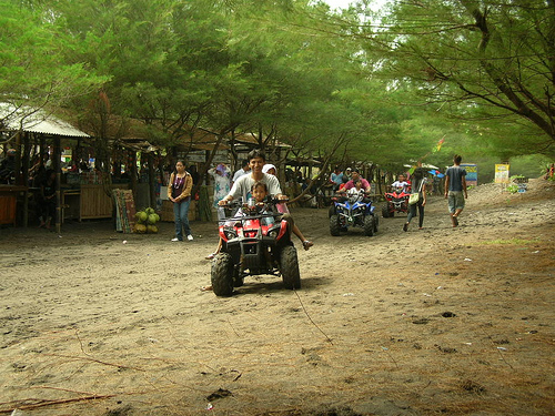 Motor ATV Pantai Kuwaru