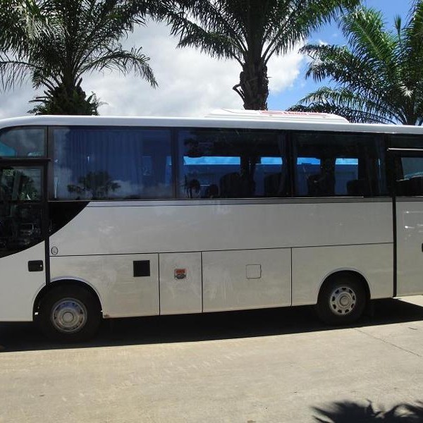 Bus Sedang sewa mobil yogyakarta