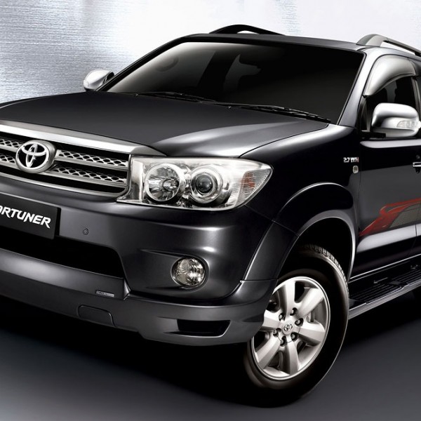 Toyota Fortuner rental mobil yogyakarta