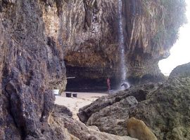 Pantai Seruni Gunung Kidul, Emas yang Tersembunyi