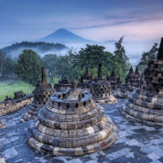 Candi Borobudur Terletak Di Magelang Bercorak Budha dibangun abad ?
