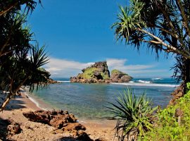 Pantai Lambor Gunung Kidul Pasir Putih