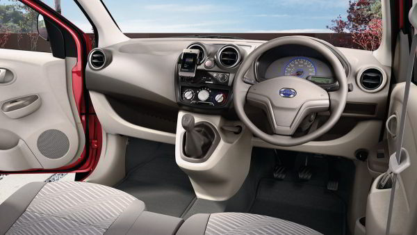 Sewa Datsun Nissan Go Plus Interior Mewah Tampilan